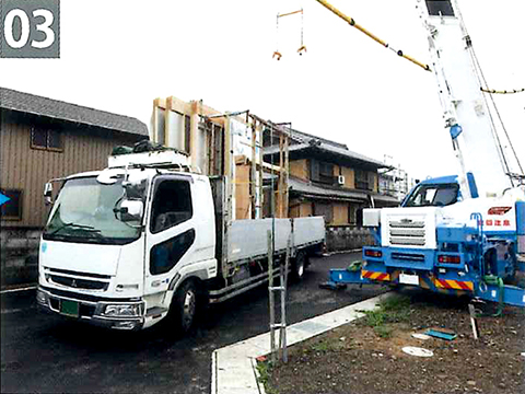 専用ラックによる大型パネル搬入