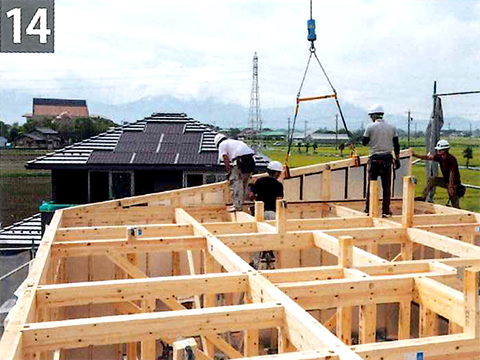 妻壁パネルの施工